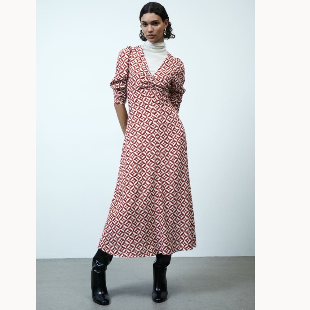 H&M Puff-sleeved Dress